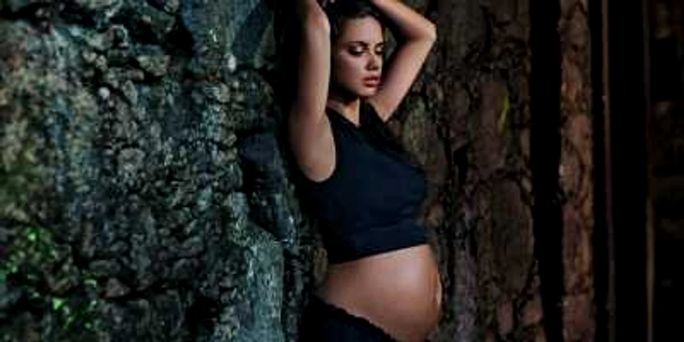 Adriana Lima, însărcinată, în calendarul Pirelli FOTO Hepta