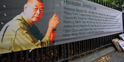 Banner cu Jimmy Lai FOTO profimedia 