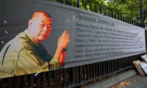 Banner cu Jimmy Lai FOTO profimedia 