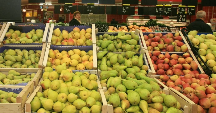 Patru tone de fructe posibil contaminate au fost sechestrate într-un depozit din Cluj
