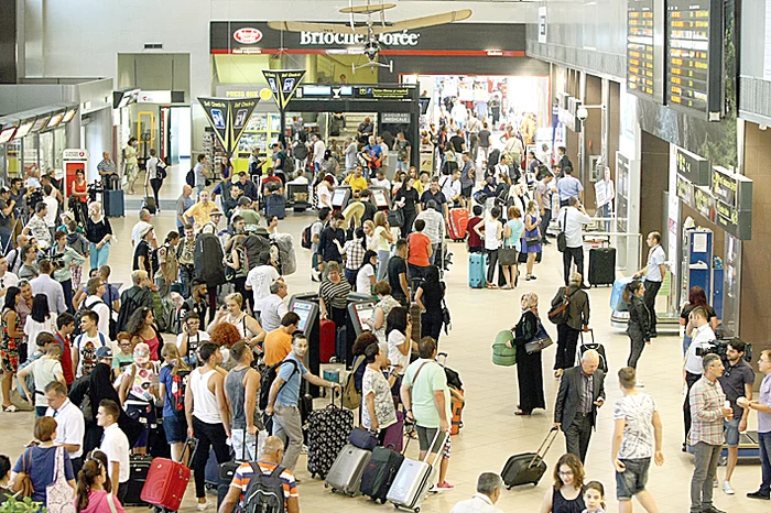 La Terminalul ”Plecări” era aglomerat