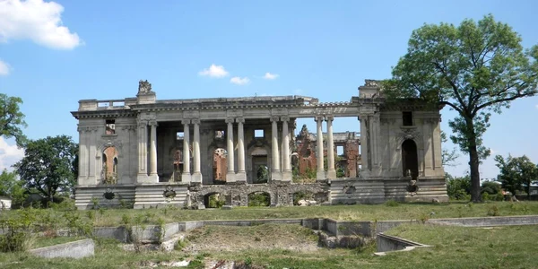 micul trianon floresti