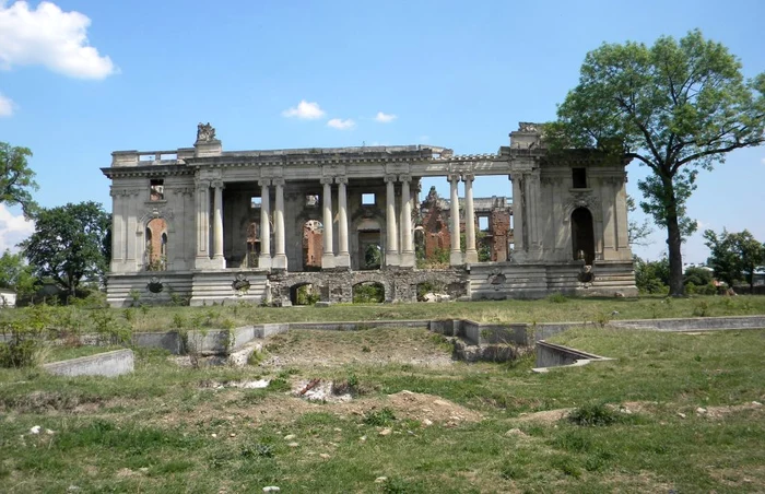 Micul Trianon, de la Floreşti, judeţul Prahova, a fost construit după modelul de la Versailles