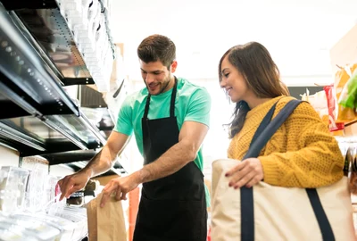 Angajati in supermarketuri  Sursa Freepik com jpg