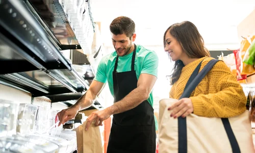 Angajati in supermarketuri  Sursa Freepik com jpg