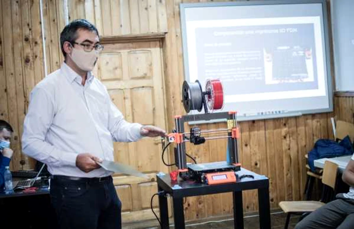 FabLab tineri privati de libertate imprimante 3D Bacau 2
