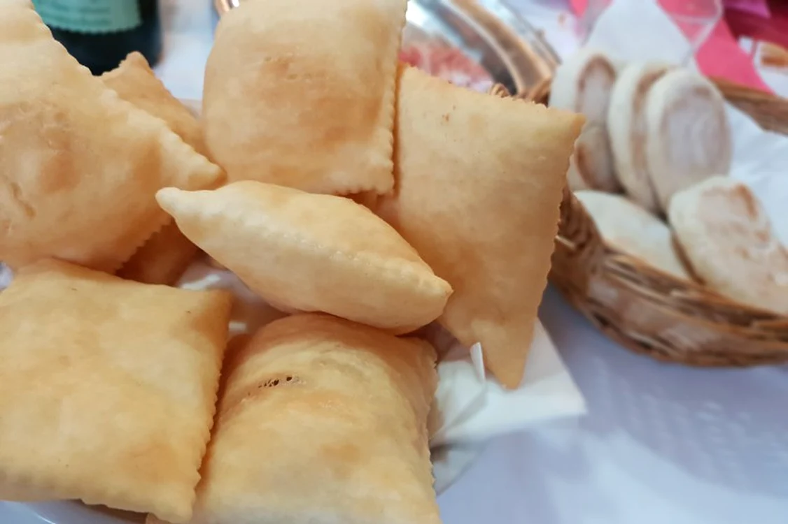 Tigelle, un deliciu culinar local FOTO Visit Modena 