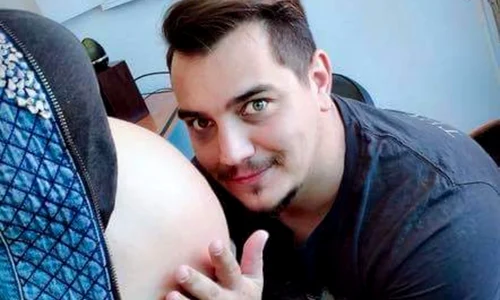 Bursucu a devenit tată de fată png