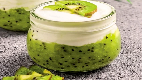 parfait cu iaurt si kiwi jpg