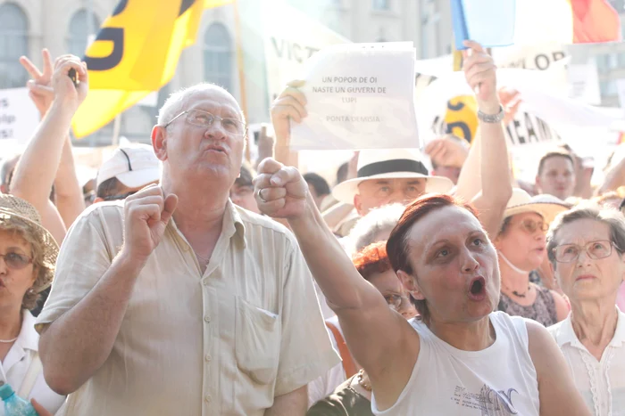 Demonstranții sunt nemulțumiți de măsurile luate de guvernul condus de Victor Ponta