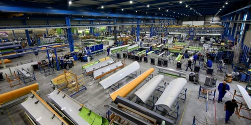 fabrica componente avioane jpg