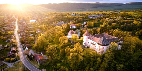Castelul Kemeny din Brâncovenești  Foto Lucian Ignat 1 jpg
