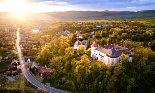 Castelul Kemeny din Brâncovenești Foto Lucian Ignat 1 jpg