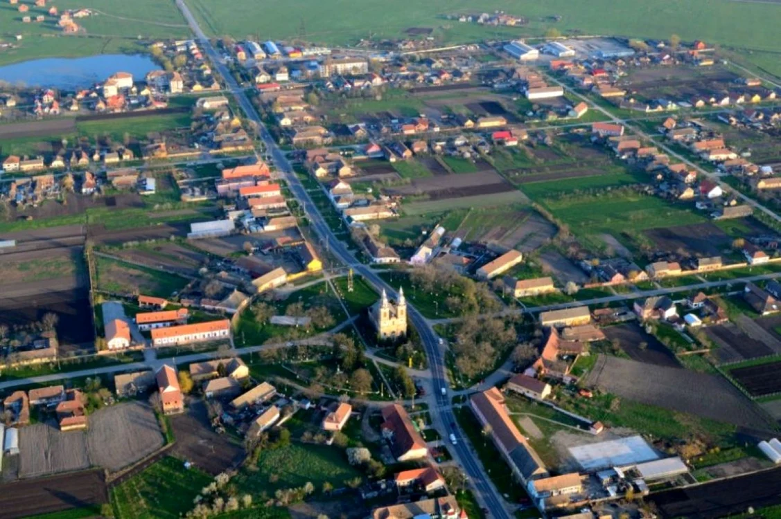 Şandra văzută din balonul cu aer cald FOTO Ştefan Both