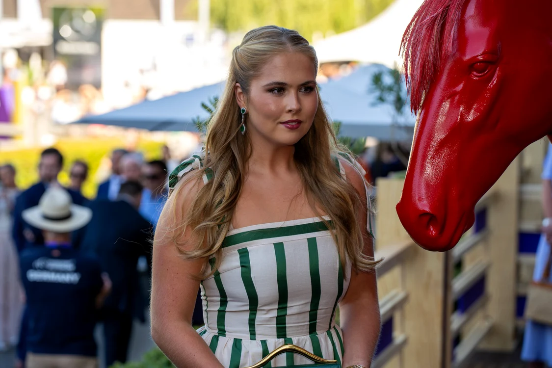Prințesa Amalia în rochie cu dungi, Profimedia (1) jpg