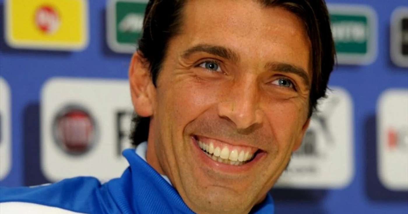 Buffon i-a trimis acasă pe englezi