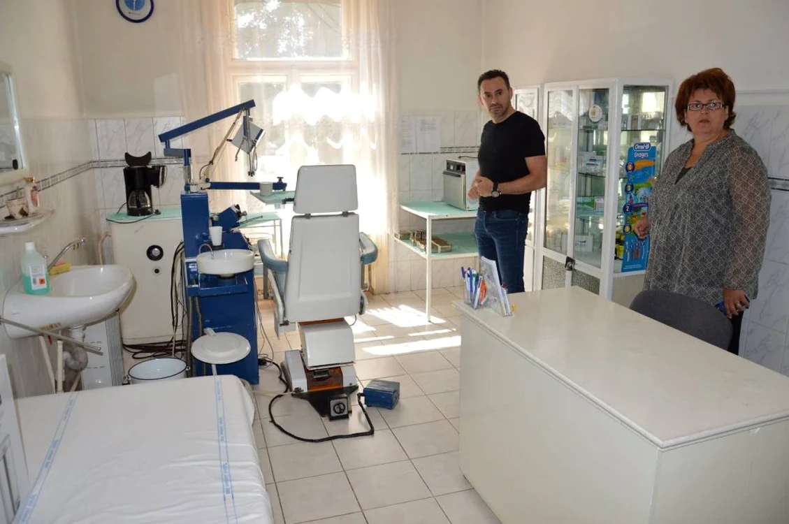 Primarul Falcă alături de Claudia Macra, în inspectie la cabinete FOTO Claudia Untaru