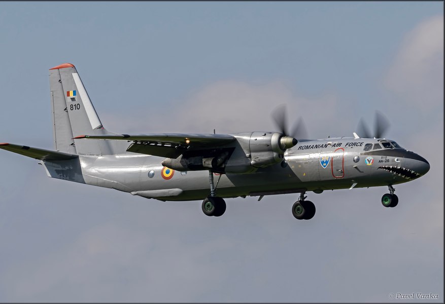 Protestul de la TAROM. Cursa care ar fi trebuit să ducă delegaţia română la Summitul NATO, anulată. Miniștrii au plecat cu un avion militar  