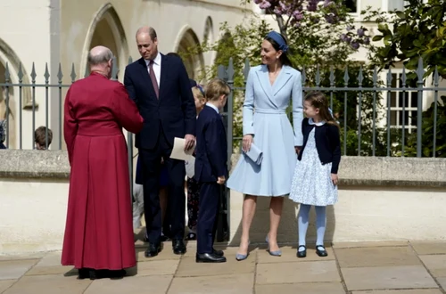 Kate Middleton şi Prinţul William, alaturi de copiii lor la slujba de Paște de anul trecut