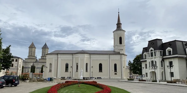 Catedrala „Adormirea Maicii Domnului” din Iaşi