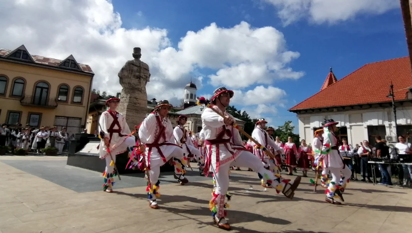 Călușarii vor dansa din duminica Rusaliilor FOTO: arhiva/Alina Mitran