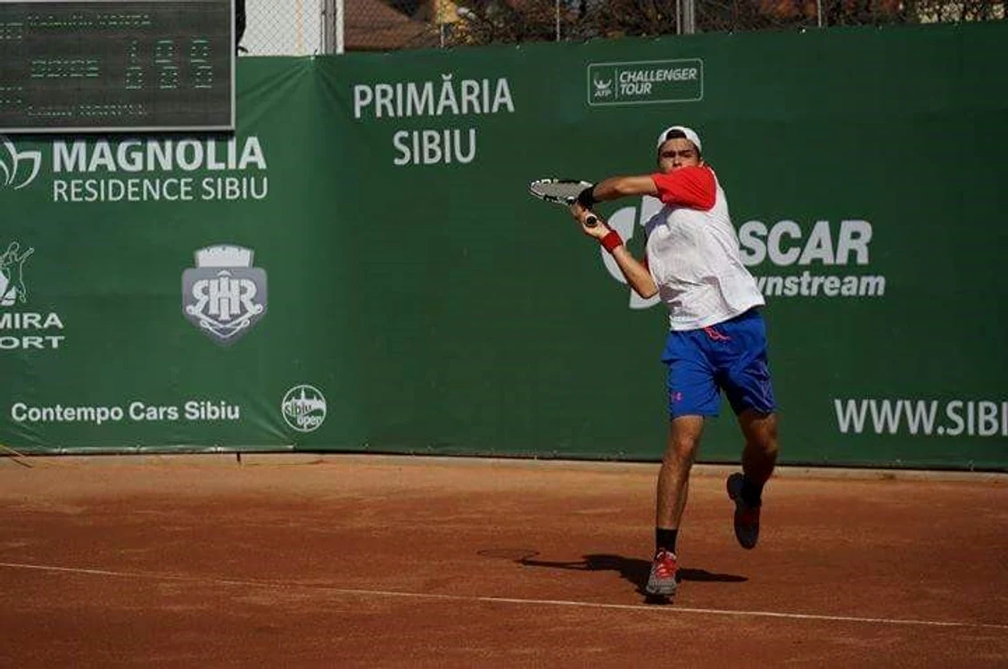 Băiatul care îl are ca idol pe australianul Lleyton Hewitt are o educație aleasă și este pasionat de lucruri care îl desprind din media sportivilor obișnuiți.Foto: Click!