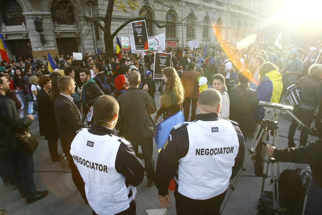 Mai multe proteste anti-Roşia Montană au avut loc în oraşe din ţară FOTO Eduard Enea