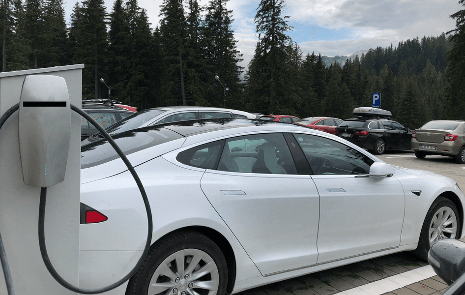 Stații de încărcare a mașinilor electrice în zona montană a Dâmboviței. Unde sunt amplasate