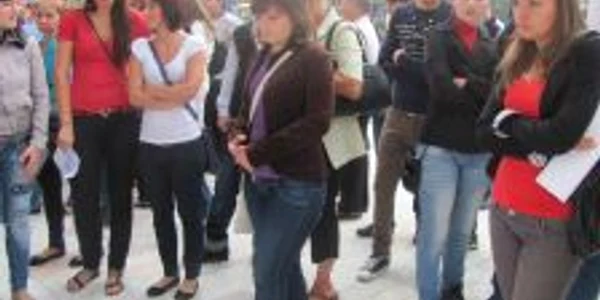 Bursa locurilor de muncă pentru absolvenţi   s-a desfăşurat la  Casa  de Cultură a Sindicatelor