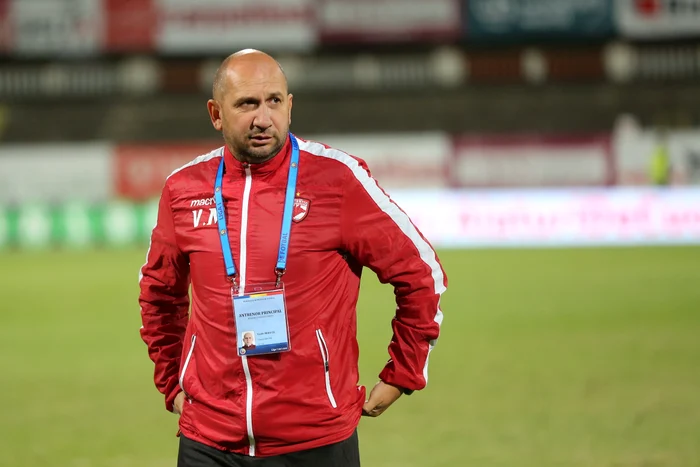 
    Vasile Miriuță va pregăti pe Hermannstadt SibiuFoto: Sport Pictures  