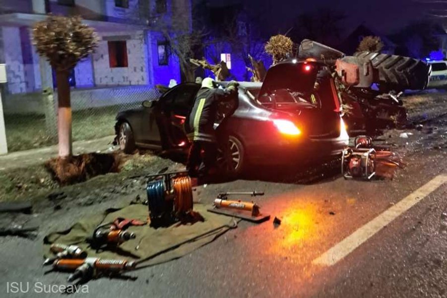 Mercedes izbit cu 225 km/h de un tractor cu plug, pe care l-a răsturnat. Șoferul bolidulului avea o alcoolemie uriașă VIDEO 