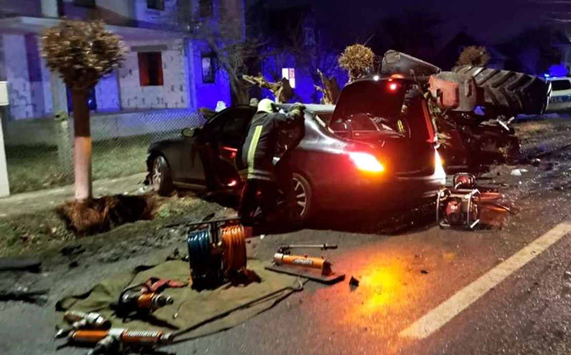 O persoană a murit în accidentul de la Suceava FOTO ISU Suceava