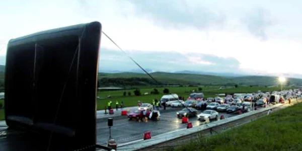 Primele maşini pe autostradă, la TIFF
