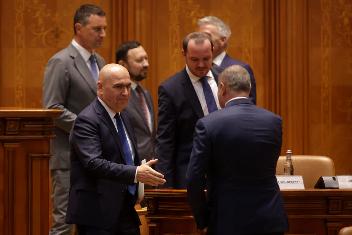 Prezentarea noului guvern Bolojan in plenul Parlamentului Foto Inquam Photos George Calin