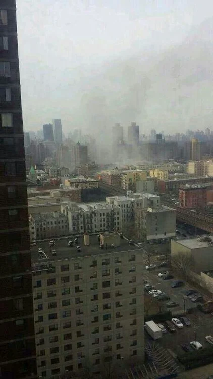 Clădire prăbuşită în New York (Foto: Twitter)