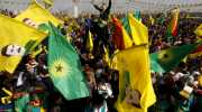 Manifestaţie a etnicilor kurzi în oraşul Diyarbakir din sud-estul Turciei, pe 21 martie 2013 FOTO Reuters