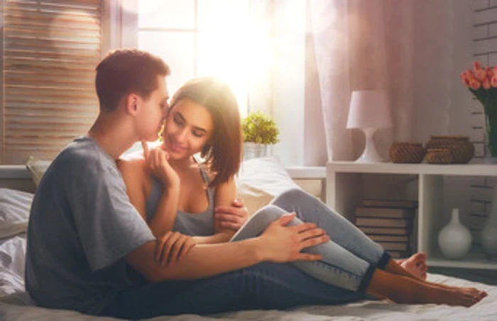 Dacă îţi doreşti să rămâi prietenă cu un bărbat, fără a te implica din punct de vedere sentimental, poţi incepe prin a evita să îi cunoşti familiafoto: 123RF