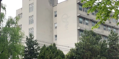 pacient sarit de al fereastra salonului sju slatina   foto alina mitran (4) jpg