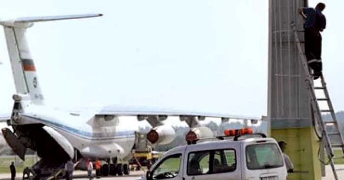 FOTO Avionul  lui Putin, avariat