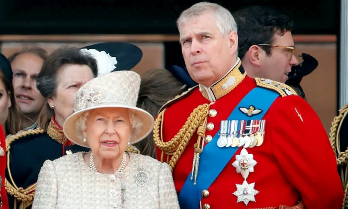 regina elisabeta printul andrew