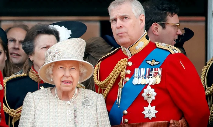 regina elisabeta printul andrew