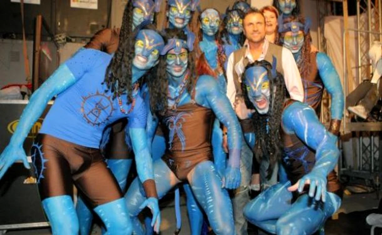 Bote, pe scenă alături de "avatar"-ii săi