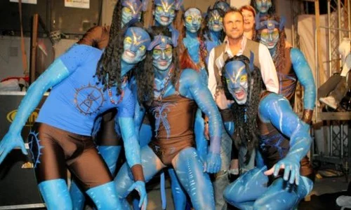 Bote, pe scenă alături de "avatar" ii săi jpeg