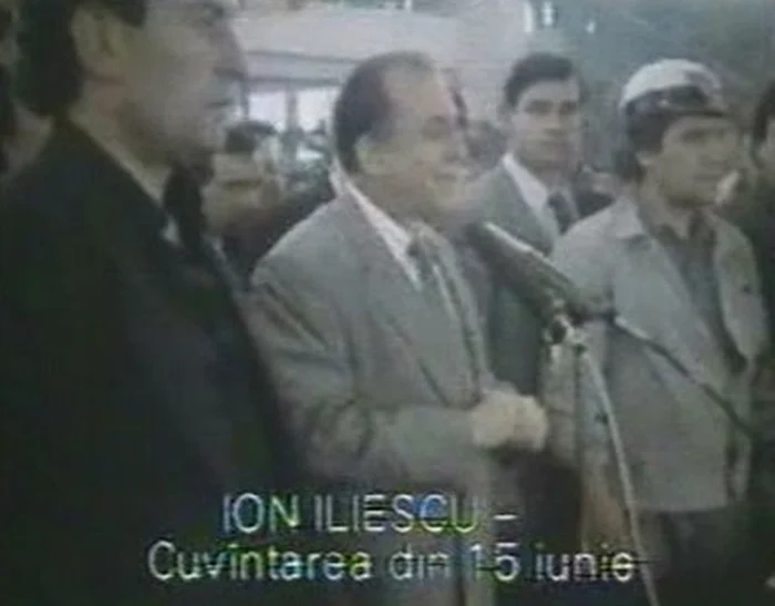 Ion Iliescu le-a mulţumit minerilor pentru faptele din iunie 1990. În prim-plan, Miron Cozma