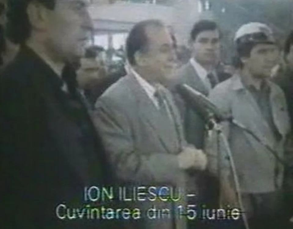 Ion Iliescu le-a mulţumit minerilor pentru faptele din iunie 1990. În prim-plan, Miron Cozma