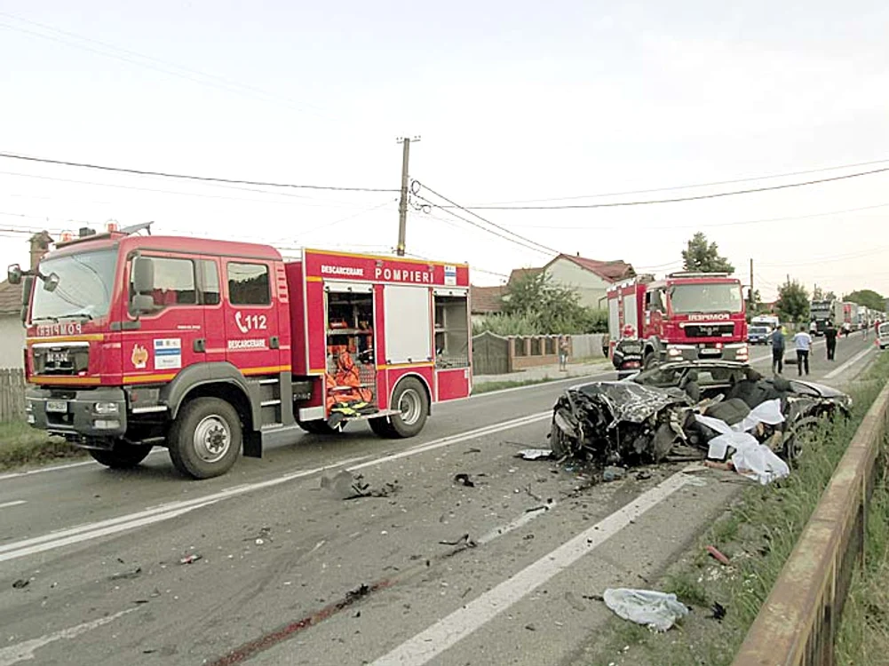 Pompierii şi poliţiştii au fost îngroziţi de consecinţele accidentului