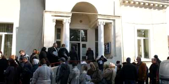 La sediul ASSC de pe strada Poștei se depun cereri pentru subvenția la gaze și energie termică