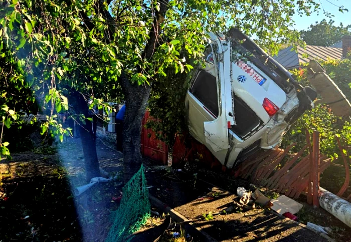 foto accident filipestii de padure