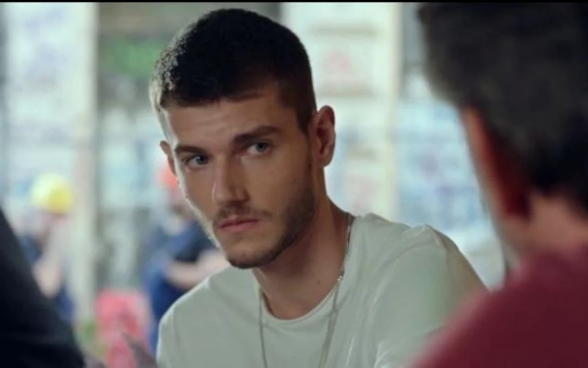 Hristu Trică, în rolul lui Ovidiu în serialul „Profu'“ FOTO Captură video