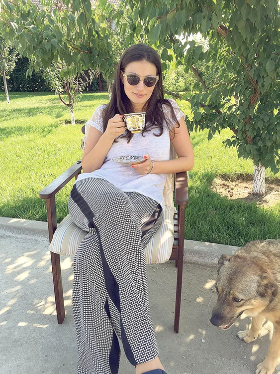 Căţeluşa Perdida, zisă şi Perdi, este nedespărţită de Ioana Ginghină